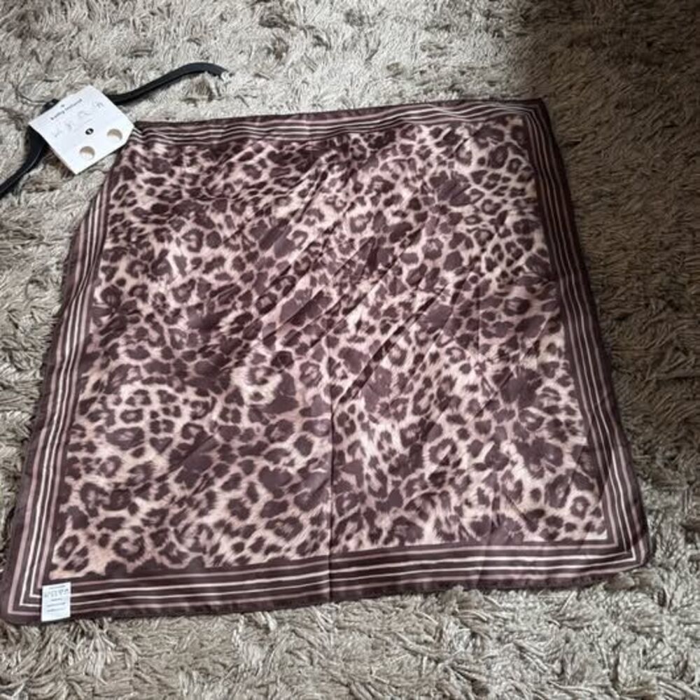 Kathy Ireland Leopard Print 4 Way Scarf Wrap Hair Neck Bag NWT Brown